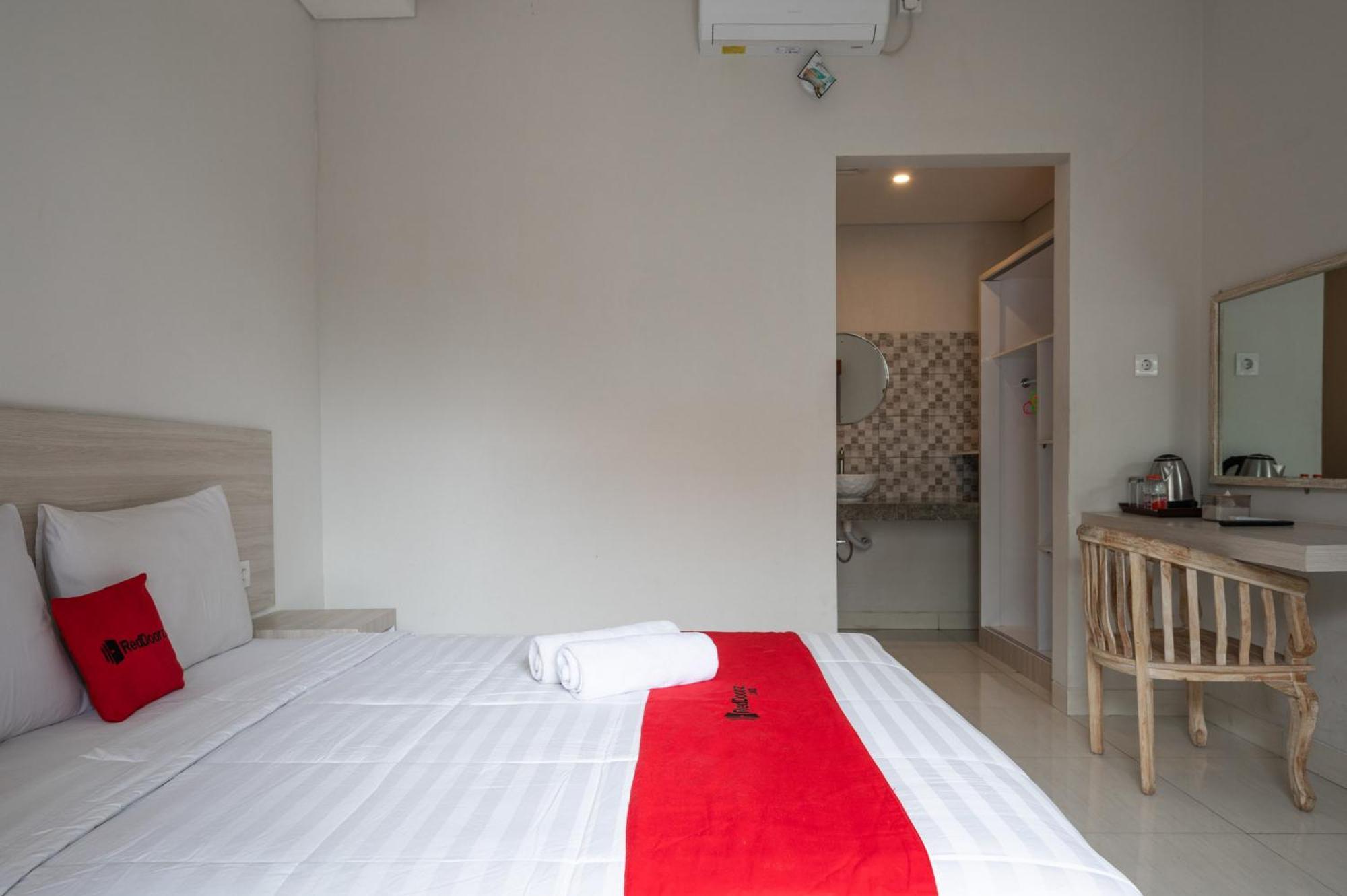 Reddoorz Plus At Yasa'S Living Denpasar Sanur Buitenkant foto